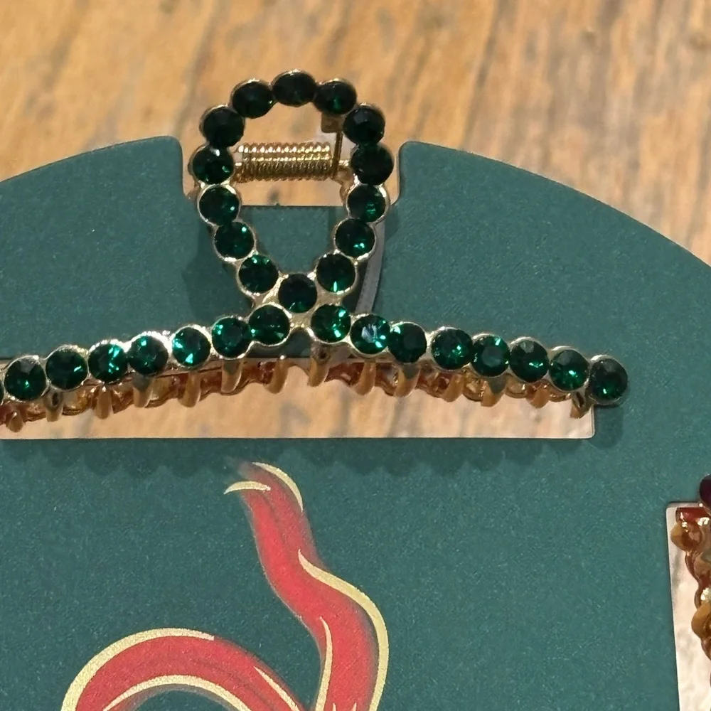NWT Sincerely Jules Hair Clip Set with Crystals and Pearls